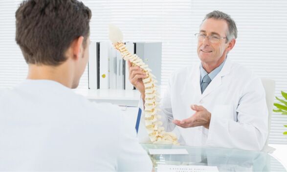 Consultatioun mat engem Dokter fir thoracic osteochondrosis