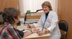 Miessung vum Blutdrock beim Dokter Rendez-vous